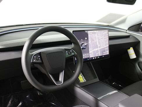 Used 2025 Tesla Model 3 Long Range image 7