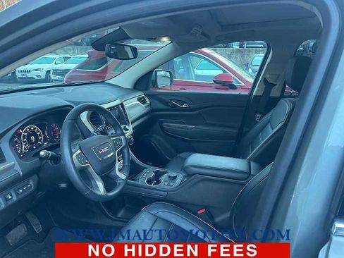 Used 2023 GMC Acadia Denali image 2