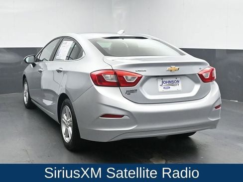 Used 2018 Chevrolet Cruze LT w/ Convenience Package image 8