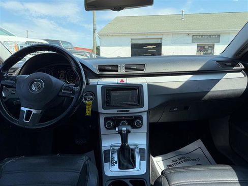 Used 2010 Volkswagen CC Sport image 21