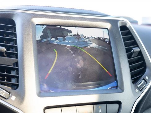 Used 2021 Jeep Cherokee Trailhawk w/ Sun, Sound & Nav Group image 13