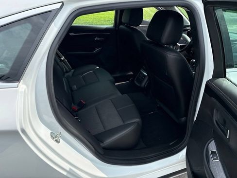 Used 2016 Chevrolet Impala LT w/ Convenience Package FWD image 19