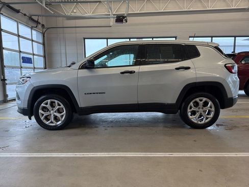 Used 2024 Jeep Compass Sport AWD/4WD image 8