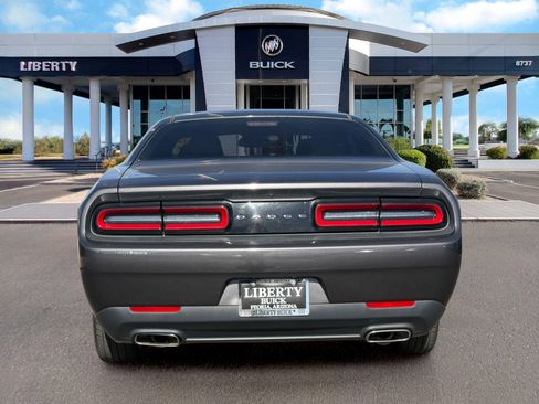 Used 2016 Dodge Challenger SXT RWD image 5