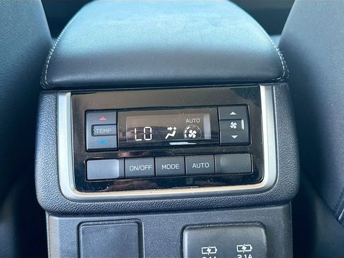 Used 2021 Subaru Ascent Premium w/ Convenience Package AWD/4WD image 25