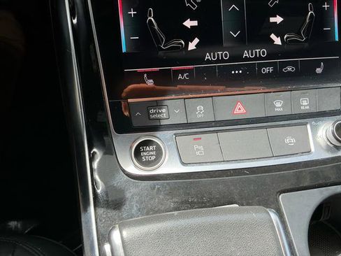 Used 2022 Audi Q7 2.0T Premium AWD/4WD image 24