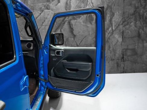 Used 2022 Jeep Wrangler Unlimited Rubicon 4xe w/ Cold Weather Group AWD/4WD image 7