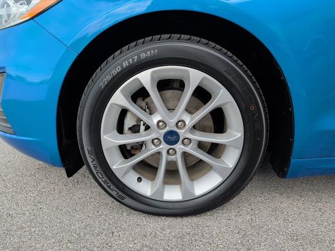 Used 2019 Ford Fusion SE image 4