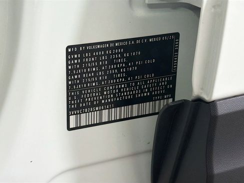 Used 2025 Volkswagen Taos SE AWD/4WD image 34