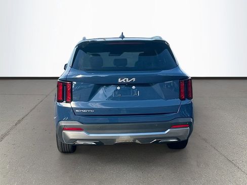 Certified 2025 Kia Sorento S w/ Panoramic Sunroof Package FWD image 6