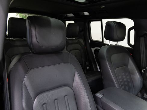 Used 2022 Land Rover Defender 110 X-Dynamic HSE AWD/4WD image 22