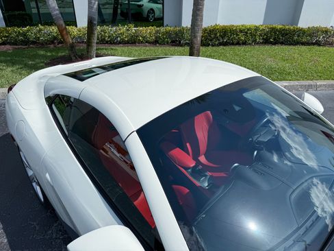 Used 2020 Ferrari Portofino image 23