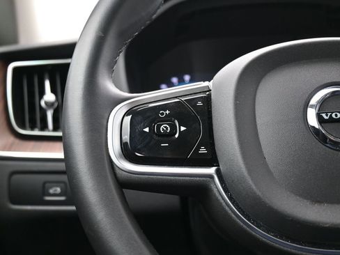 Used 2024 Volvo XC60 B5 Plus image 49