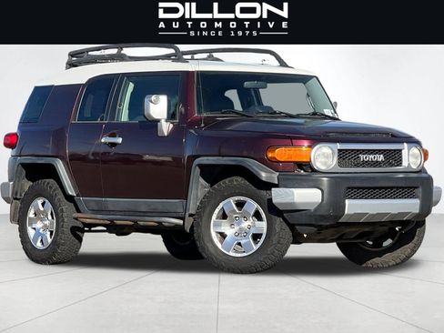 Used 2007 Toyota FJ Cruiser 4WD image 2