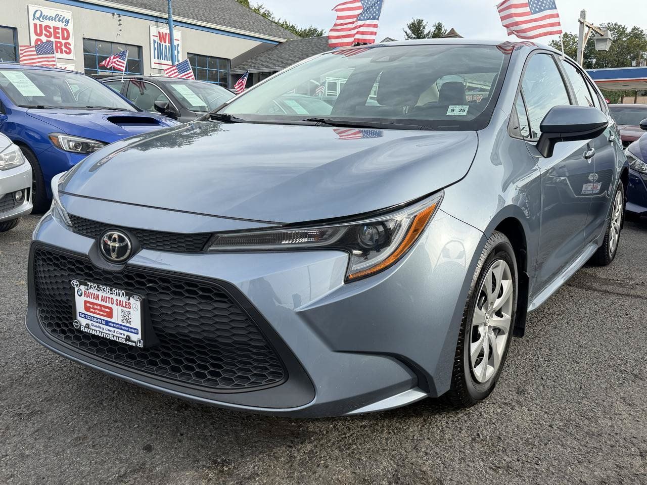 Used 2021 Toyota Corolla LE FWD image 3