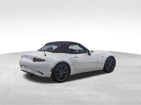 Used 2018 MAZDA MX-5 Miata Grand Touring image 5