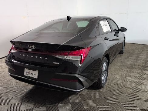 New 2026 Hyundai Elantra Blue image 8