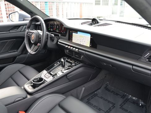 Certified 2025 Porsche 911 Carrera GTS image 23