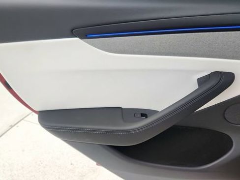 Used 2026 Tesla Model Y AWD image 31