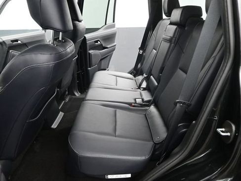 Used 2025 Lexus GX 550 w/ Accessory Package (2T) AWD/4WD image 13