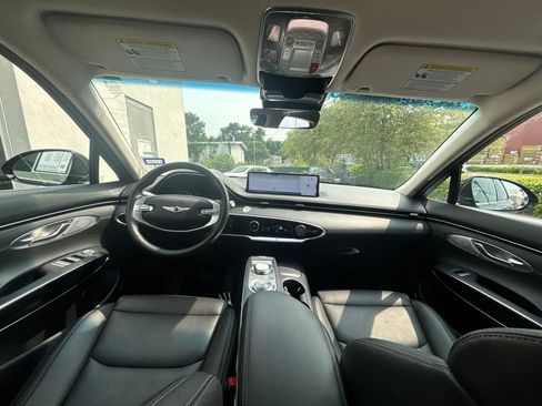 Used 2025 Genesis GV70 2.5T AWD/4WD image 19