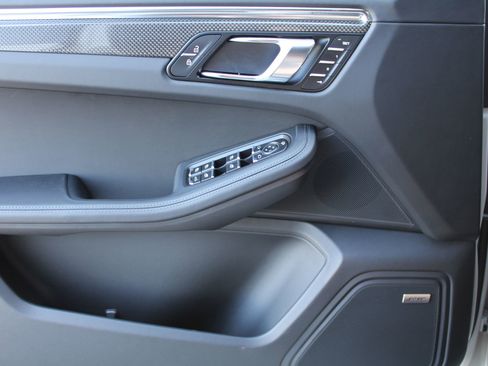 New 2026 Porsche Macan GTS image 13