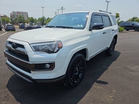 Used 2019 Toyota 4Runner Limited AWD/4WD image 3
