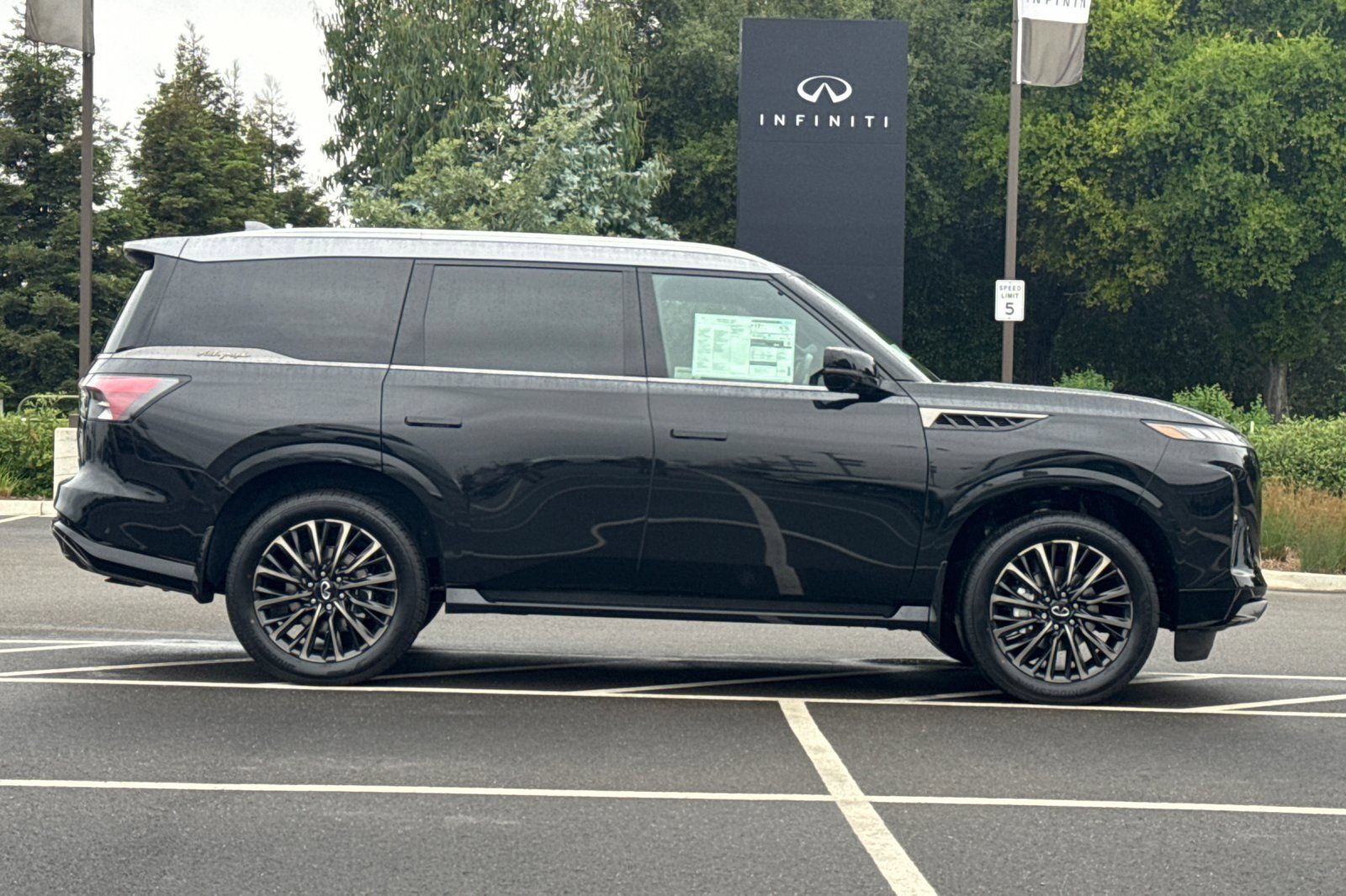 New 2026 INFINITI QX80 Autograph w/ Premium Cargo Package AWD/4WD image 6