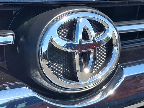 Used 2023 Toyota 4Runner Limited AWD/4WD image 33