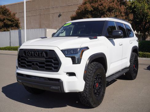 Used 2025 Toyota Sequoia TRD Pro AWD/4WD image 7