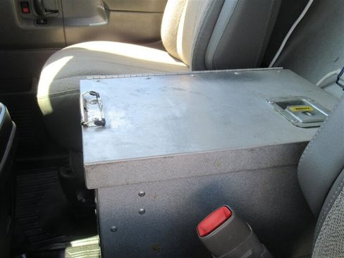 Used 2014 Chevrolet Express 2500 image 21