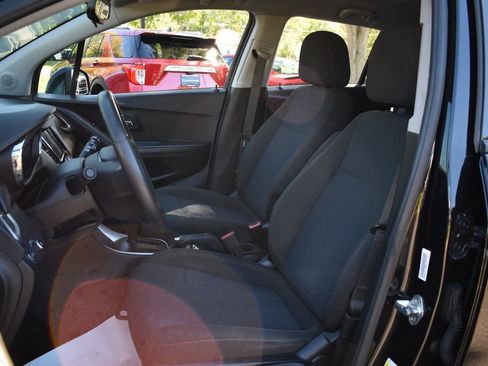 Used 2020 Chevrolet Trax LS w/ Tint and Cruise Package image 15