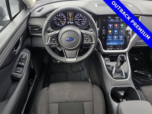 Used 2022 Subaru Outback Premium image 12