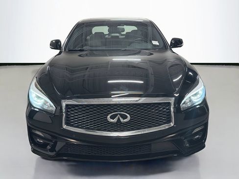 Used 2017 INFINITI Q70 5.6 w/ Sport Package RWD image 6