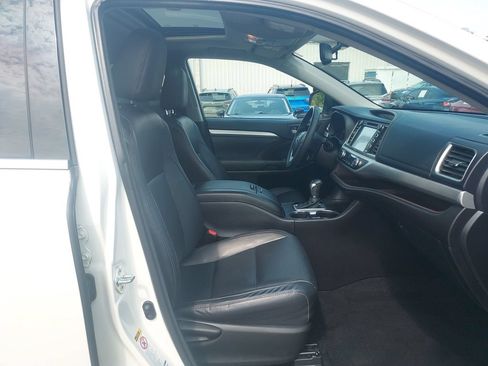 Used 2015 Toyota Highlander XLE AWD/4WD image 38