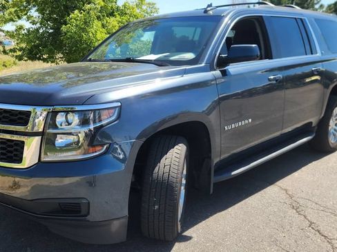 Used 2019 Chevrolet Suburban LT AWD/4WD image 2