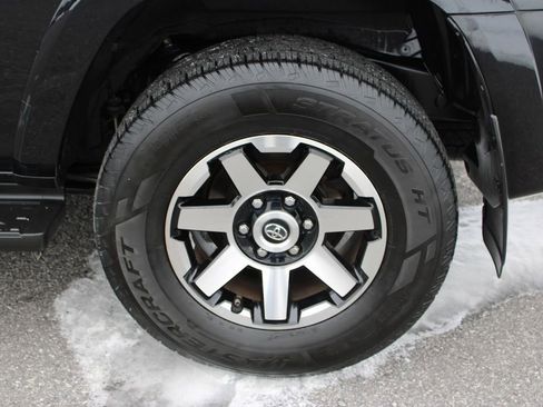 Used 2019 Toyota 4Runner TRD Off-Road image 37