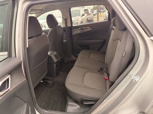 Used 2024 Kia Sportage LX image 7