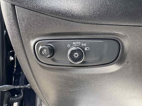 Used 2020 Chevrolet Equinox LS image 10