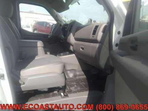 Used 2020 Nissan NV 2500 SV image 7