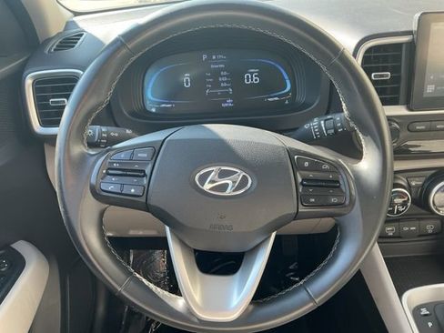 Certified 2024 Hyundai Venue SEL FWD image 19
