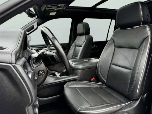 Used 2021 Chevrolet Suburban Premier w/ Premium Package image 21