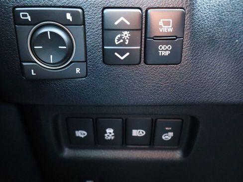 Used 2022 Lexus GX 460 Luxury w/ Off Road Package image 29