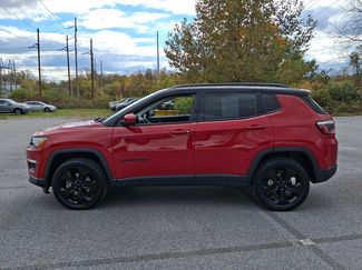 Used 2019 Jeep Compass Latitude video 4