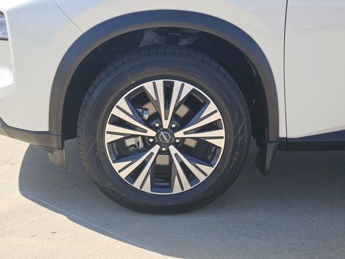 Used 2023 Nissan Rogue SV FWD image 15