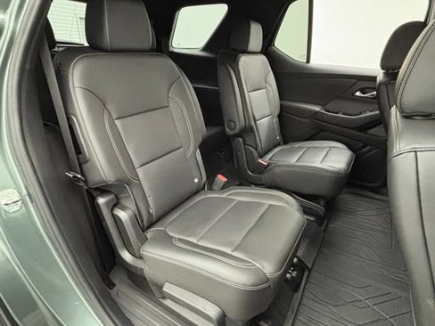 Used 2023 Chevrolet Traverse LT w/ LPO, Floor Liner Package FWD image 33