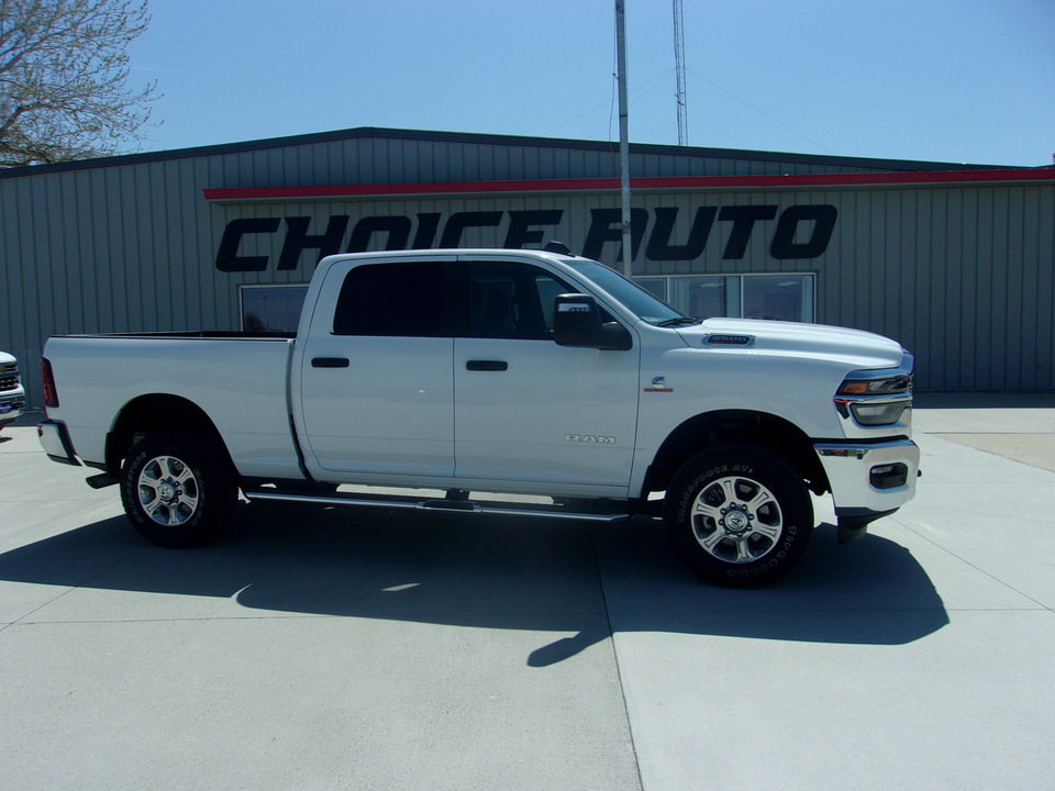 Used 2025 RAM 2500 Big Horn AWD/4WD image 2