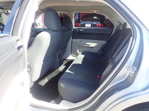 Used 2007 Chrysler 300 image 12