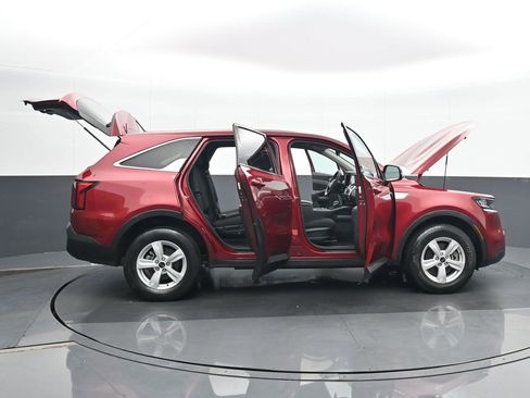 Used 2021 Kia Sorento LX image 25