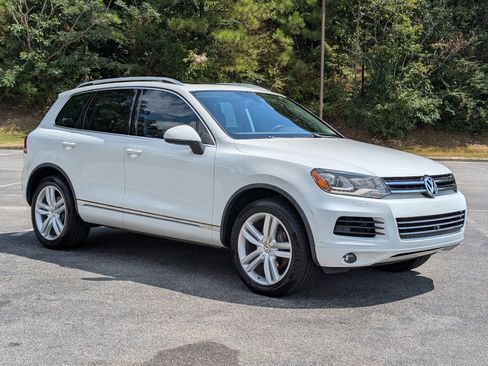 Used 2014 Volkswagen Touareg Executive AWD/4WD image 11